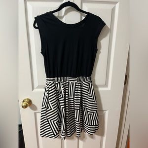 Kate Spade Black and White Dress Size Small